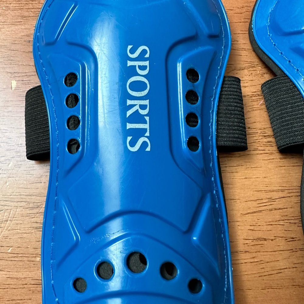 shinguards - Picture 2 of 8
